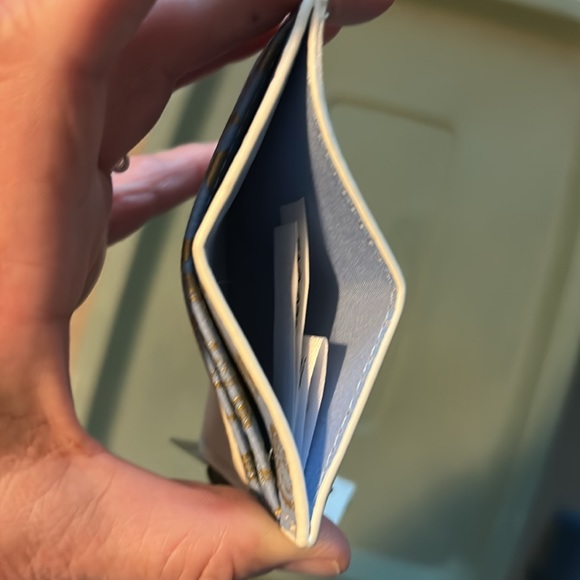 Disney Alice in Wonderland Card Holder - Picture 3 of 3